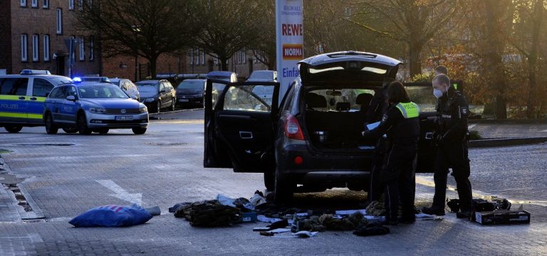 Polizeieinsatz in Wismar: Mann mit Gasmaske und Sturmgewehr am „Burgwallcenter“