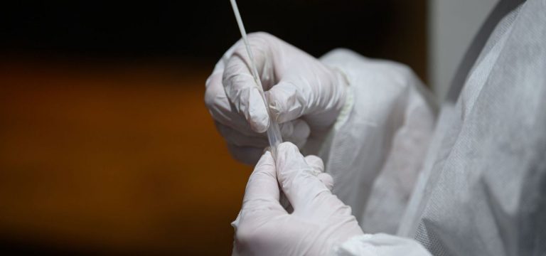 Sieben-Tage-Inzidenz steigt: Drei Landkreise auf Stufe rot