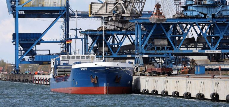 Wasserstoff-Produktion im Rostocker Hafen nicht vor 2026