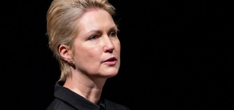 Schwesig auf Demo gegen rechts: im Alltag dagegenhalten