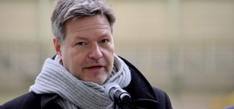 Wismar: Habeck sieht eine Zukunft für deutsche Werften