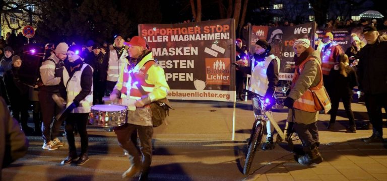 Weniger Teilnehmer bei Corona-Protesten: Auch Friedensdemos
