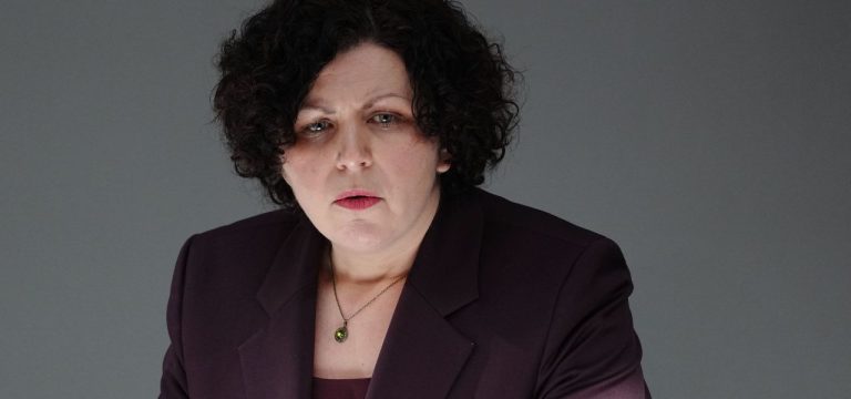 Linke-Fraktionschefin gegen „Aufrüstung und Waffenlieferung“