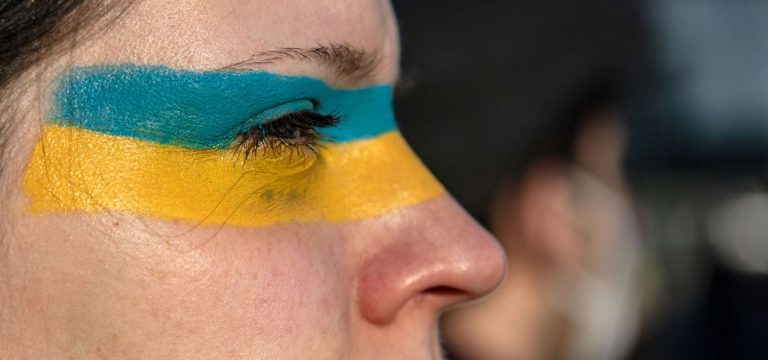 Rund 70 Menschen demonstrieren in Rostock gegen Ukraine-Krieg