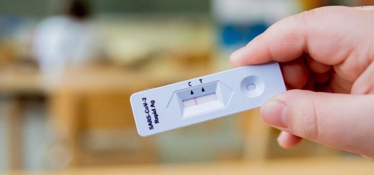 GEW fordert Beibehaltung der Testhäufigkeit an Schulen
