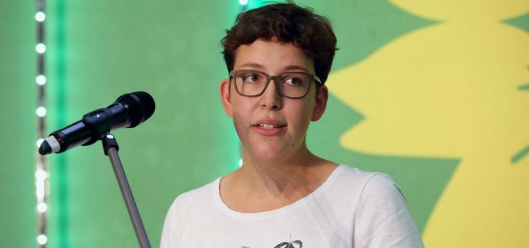 Wahlplakate beklebt: Strafbefehl gegen Grünen-Politikerin