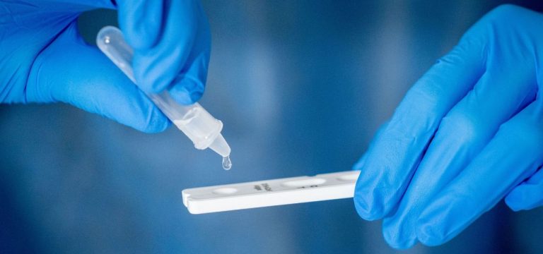 Sieben-Tage-Inzidenz mit 2468,1 auf neuem Höchststand