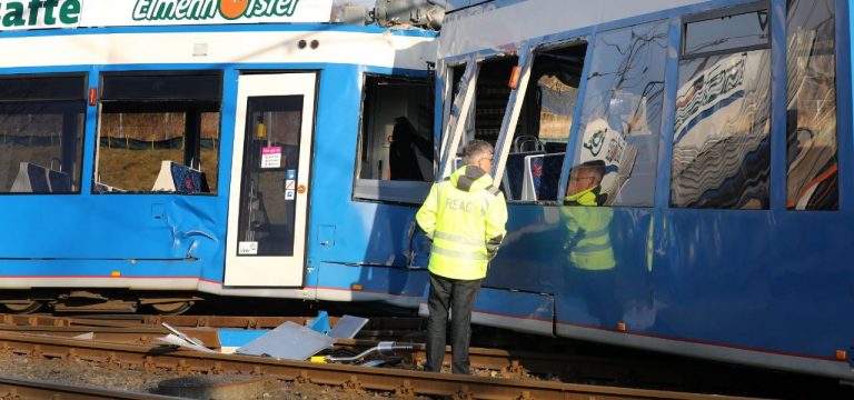 Rostock: Ursache von Straßenbahnunfall mit 26 Verletzten noch unklar