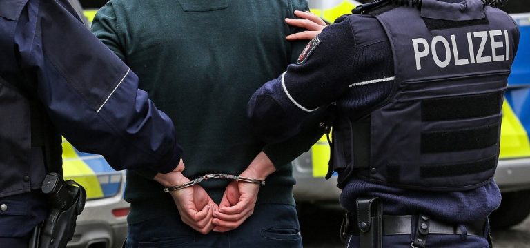 Insel Poel: Vorläufige Festnahme zweier Täter nach Zigarettenautomatenaufbruch