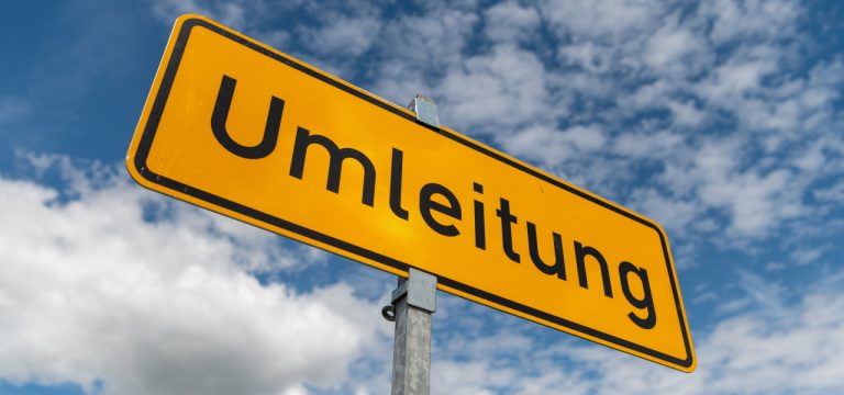 Sanierung der Kreisstraße „K NWM 33“ im Bereich Bahnübergang in Neuburg
