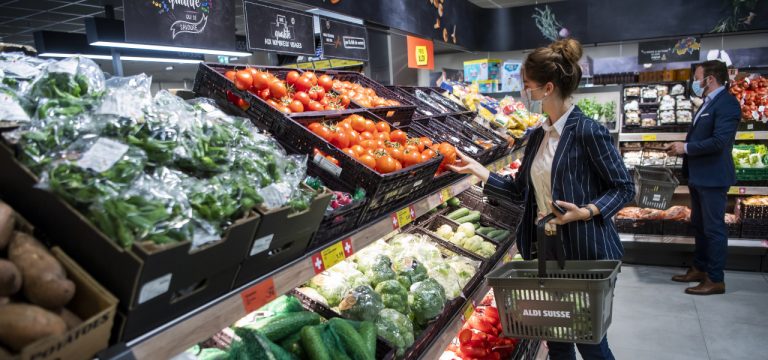 Verteuerung durch Ukraine-Krieg: HDE rechnet mit weiteren Preiserhöhungen