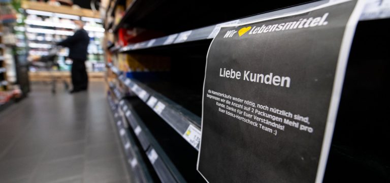 Nachfrage steigt immens: Deutsche hamstern wieder Lebensmittel