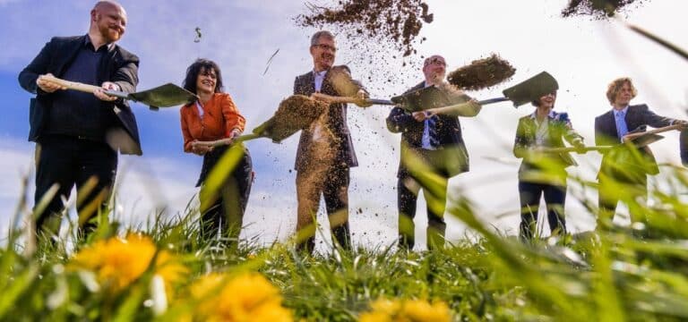 Spatenstich für ersten vom Land errichteten Mobilfunkmast