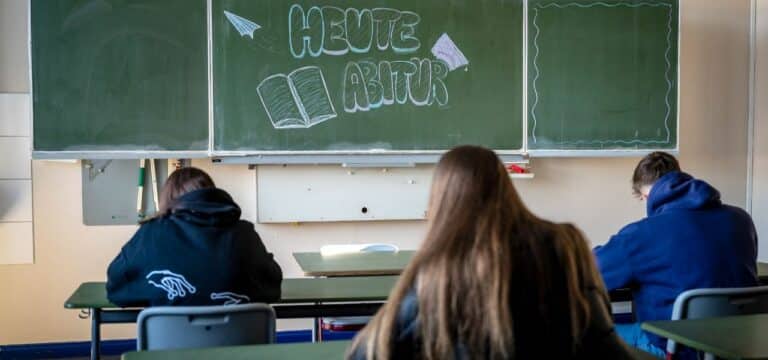 Prüfungen zu Abitur und Mittlerer Reife beginnen