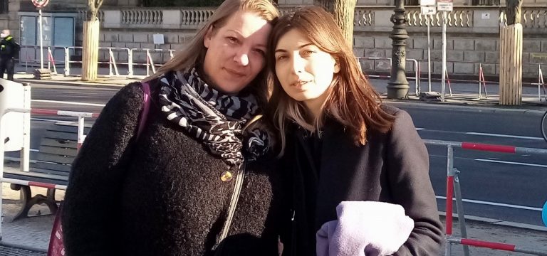 „Rock für Kyiv“: Wismarerin organistert spontan Benefiz-Konzerte am Wochenende