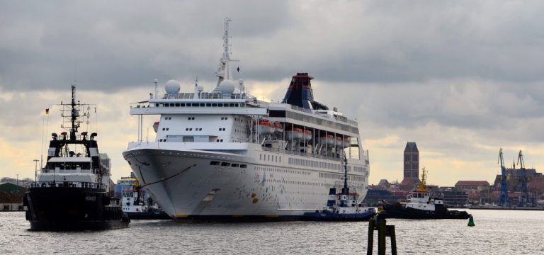 Die „SuperStar Libra“ hat den Wismarer Hafen für immer verlassen