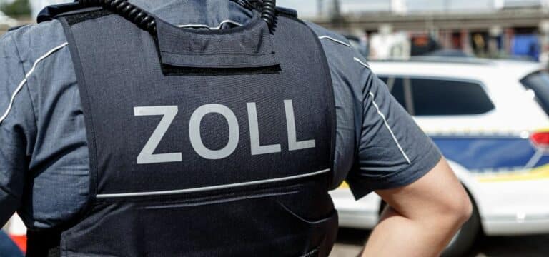Behörden stoppen Fahrer mit mehreren Kilo Drogen in Rostock