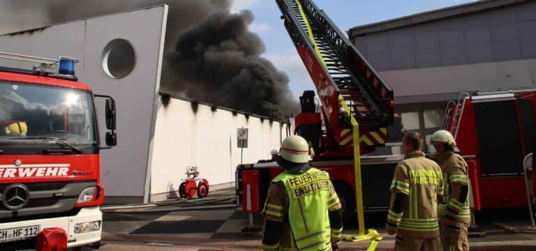 Brand in Einkaufszentrum: Stromkabelreparatur als Ursache