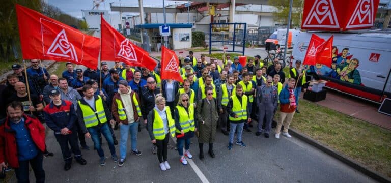 Warnstreik bei Caterpillar in Rostock