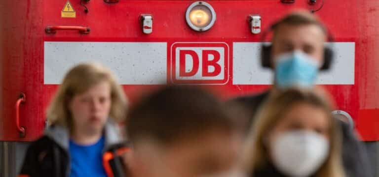 9-Euro-Ticket in MV: Ministerium zieht Monatsbilanz