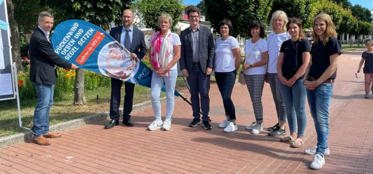 Mitarbeitersuche am Strand: Ungewöhnliche Werbeaktion
