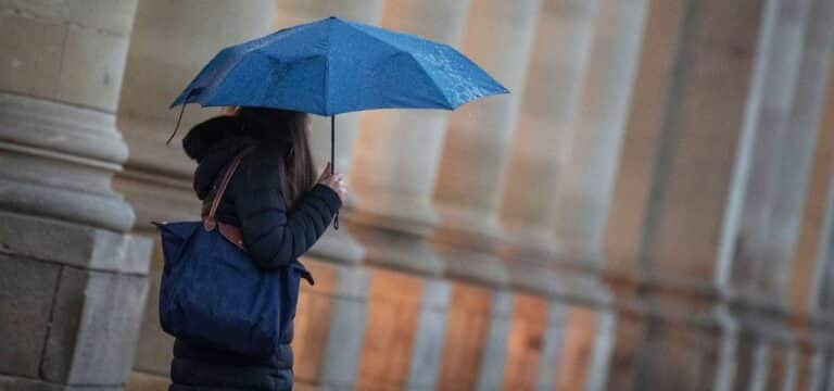 Regen und Unwetter lassen Brandgefahr nur regional sinken