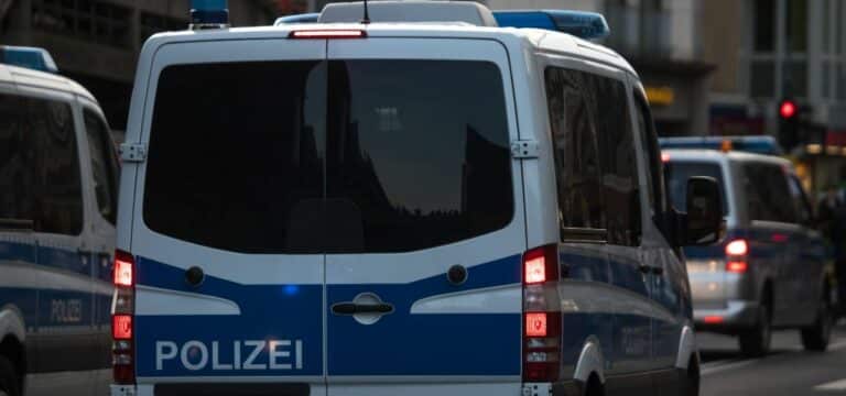 Extremismus-Verdacht: Durchsuchungen bei fünf Polizisten