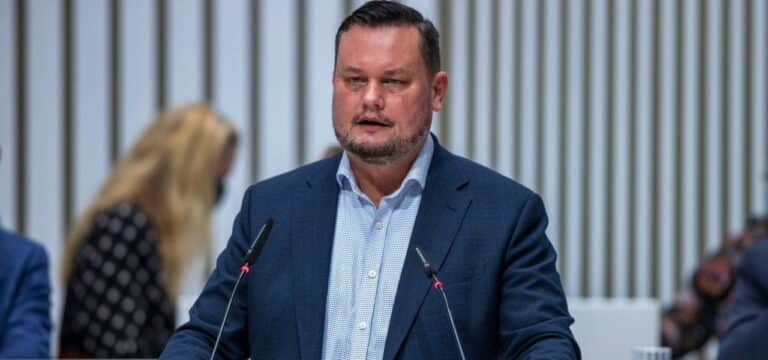 FDP-Fraktionschef ruft zu Kampf gegen Rechts auf