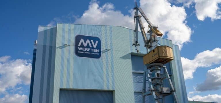 Linke an Merkel: Bund soll MV-Werften helfen