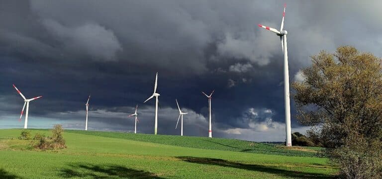 Schritt halten sei ein Problem beim Ausbau erneuerbarer Energien