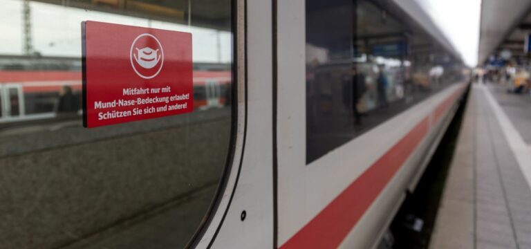 Lockerungen sind „unvorsichtig“: Bund will Maskenpflicht im Fernverkehr beibehalten