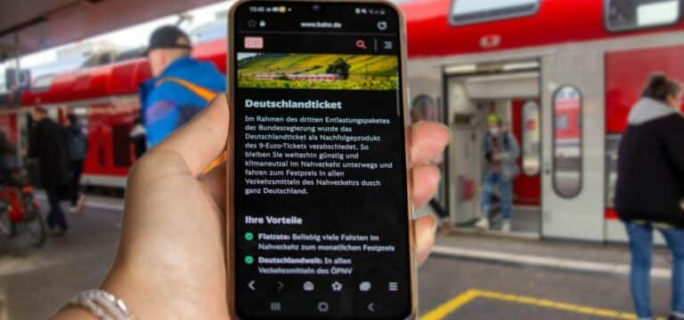 Starttermin weiter unklar: Union drängt Ampel beim 49-Euro-Ticket