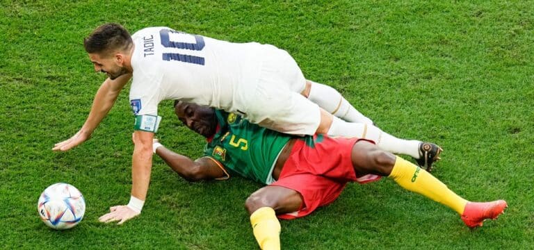 Kamerun punktet glücklich bei WM: Bayern-Star kontert Serbien im Sechs-Tore-Aufreger