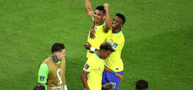 Casemiro bucht Achtelfinale. Brasiliens Traumtor bricht Schweizer Gegenwehr
