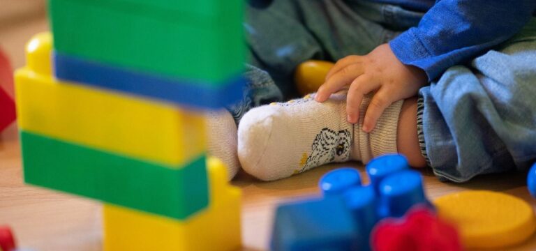 Viele Erzieherinnen gehen bei Inflationsausgleich leer aus