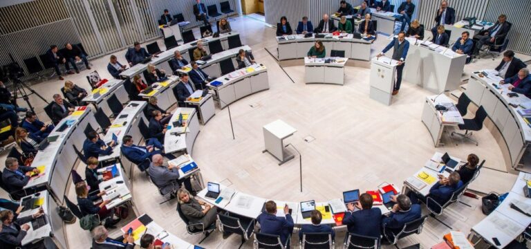 Landtag: FDP und CDU fordern öffentliche Ausschusssitzungen