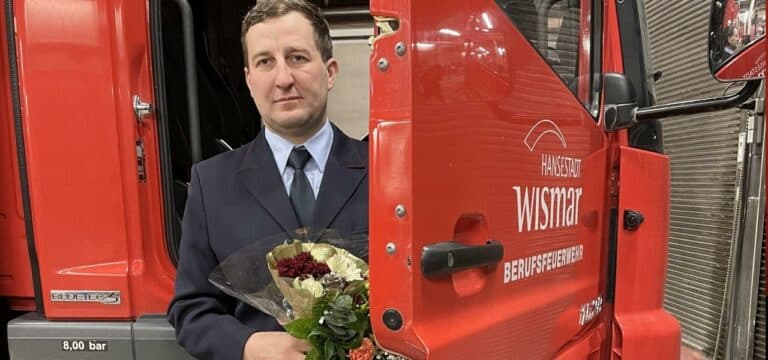 Wismar: Beförderung von Patrick Krüger zum Oberbrandmeister