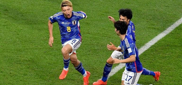 Spanien wankt, kommt aber weiter: Furiose Japaner stürmen zur WM-Sensation