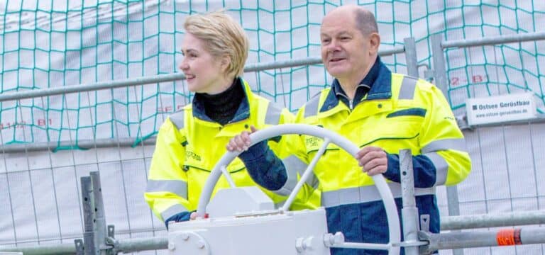 Scholz: Kommen durch den Winter – Nächstes LNG-Terminal geht ans Netz