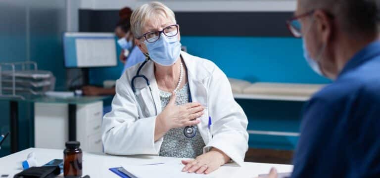 „Können selbst entscheiden“: Arztpraxen fordern Ende der Maskenpflicht