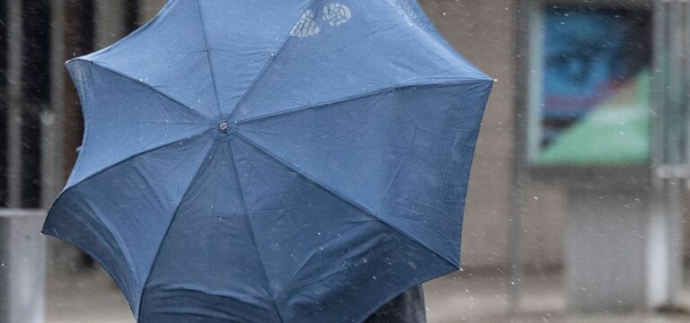 Wochenende startet regnerisch und windig: Heiter am Sonntag