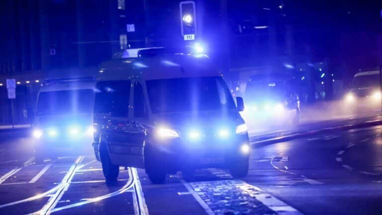 Tankstelleneinbrüche bei Rostock: Mit Auto durch Scheibe