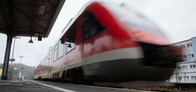 Polizei: Jugendliche von Hansa-Fans rassistisch angegriffen