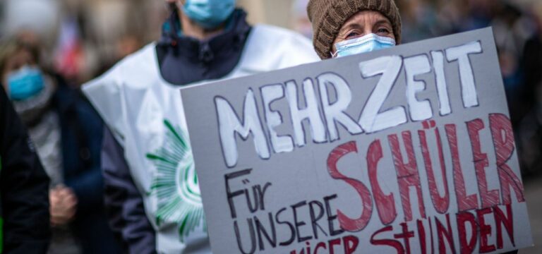 Vorschläge zur Behebung von Lehrer-Notstand in der Kritik