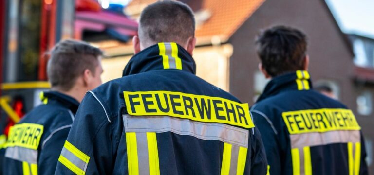 Zwei Wohnhäuser niedergebrannt: Gutachter suchen Ursachen