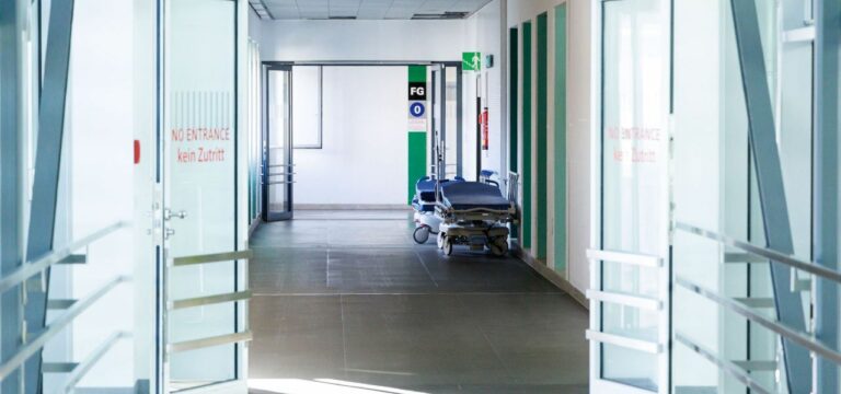 Kliniken weiter uneinig bei Verteilung von Spezial-OPs