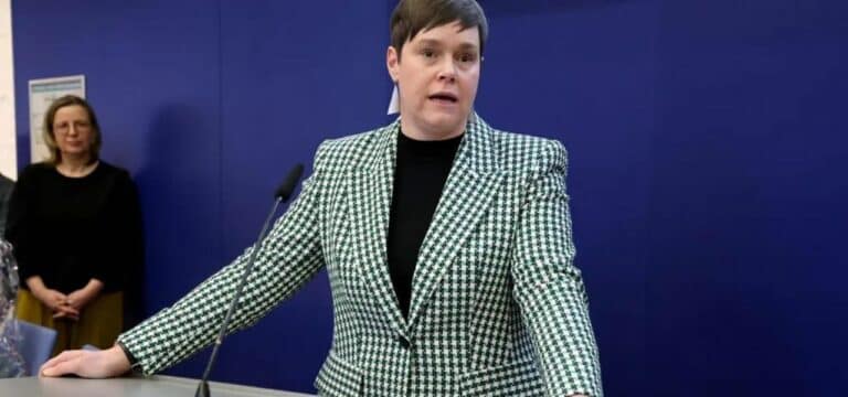 Neue Rostocker Oberbürgermeisterin vereidigt