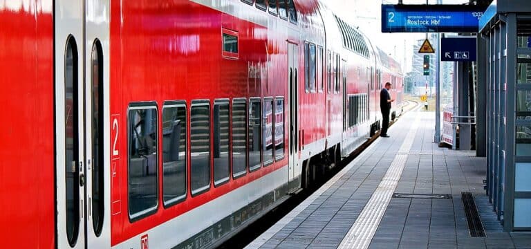 Wismar: Schlägerei mit Lokführer in Zug – Bundespolizei ermittelt