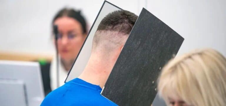 Gericht setzt Prozess wegen dreifachen Mordes fort