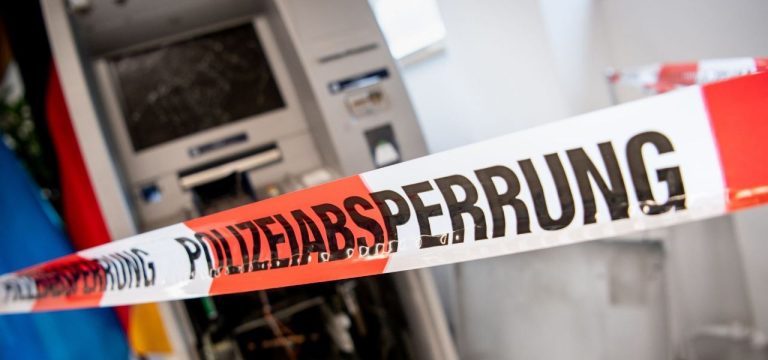 Bankautomat in Rostock gesprengt: Tätersuche ohne Ergebnisse